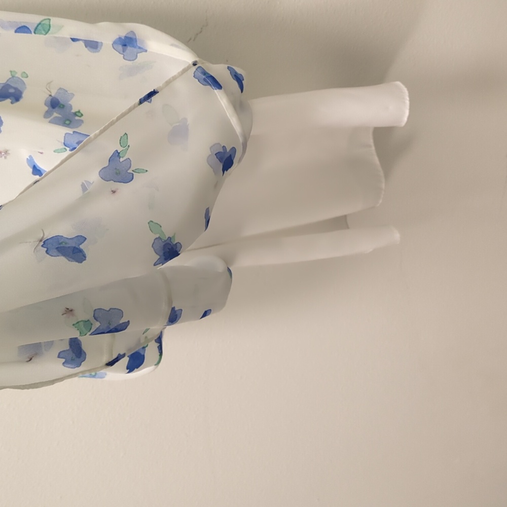 MSSP Max Studio Floral Dress - Elegant White with Blue Accents - Picture 12 of 14